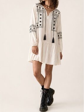 Cupcakes & Cashmere Embroidered Star Drop Waist Whimsigoth Peasant Dress Size M